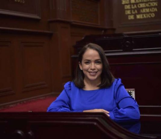 Invita Andrea Villanueva a participar en la exposición de la obra “Archivo y Memoria en tres tiempos”, del artista Fernando Llanos