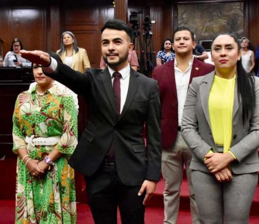 Rinde protesta ante 75 Legislatura, Christian Pineda Chávez, como diputado local
