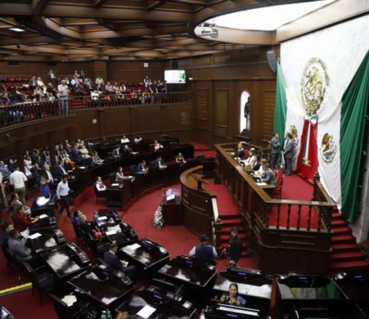 75 Legislatura abre convocatoria para “entregar la “Medalla Michoacán al Mérito Docente”