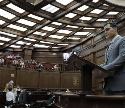 Propone Christian Jaramillo uso y aprendizaje de Lengua de Señas Mexicana, en escuelas de Michoacán