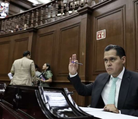 Propondrá Christian Jaramillo brindar orientación vocacional por ley a estudiantes