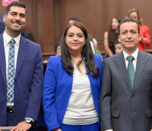 Rinden protesta legisladores de Acción Nacional