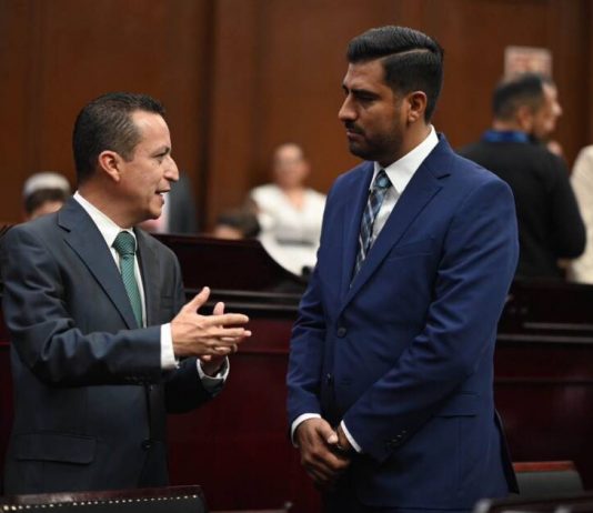 Toma protesta Poncho Chávez como diputado local