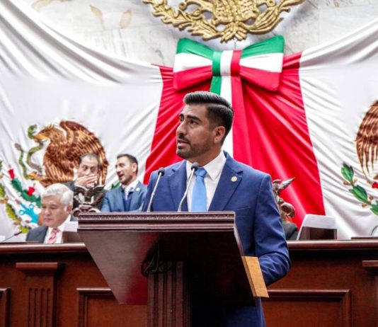 Propone Poncho Chávez apoyo económico para mujeres embarazadas