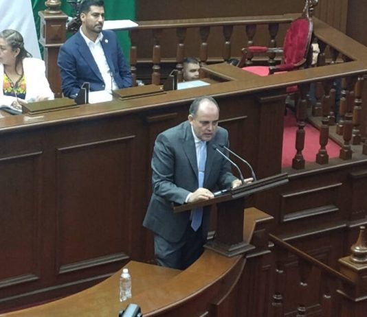 Diputado Baltazar Gaona García elogia el Tercer Informe de Gobierno en el Estadio Morelos