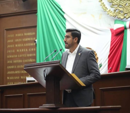 Sin bandera política en programas sociales: Poncho Chávez