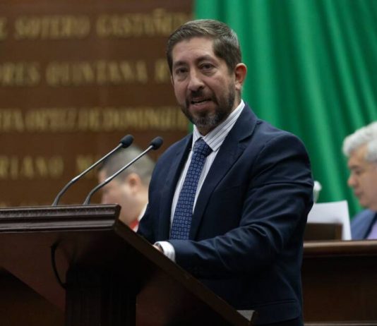 Diputado Abraham Espinoza presenta iniciativa para fortalecer campamentos tortugueros en Michoacán