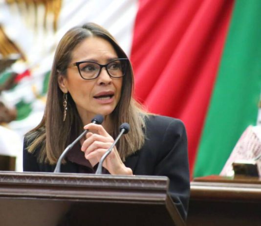 Propone Nalleli Pedraza Huerta facultar a los notarios para oficializar matrimonios en Michoacán
