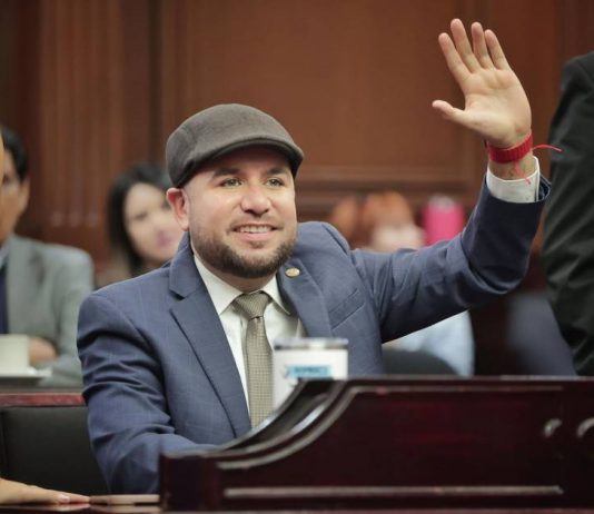 Reyes Galindo refrenda acciones legislativas con mujeres michoacanas a favor de una vida libre de violencia