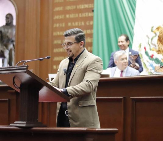 El Congreso del Estado aprueba 40 millones de pesos extras para el rescate del Lago de Pátzcuaro, por propuesta del Diputado Toño Mendoza.