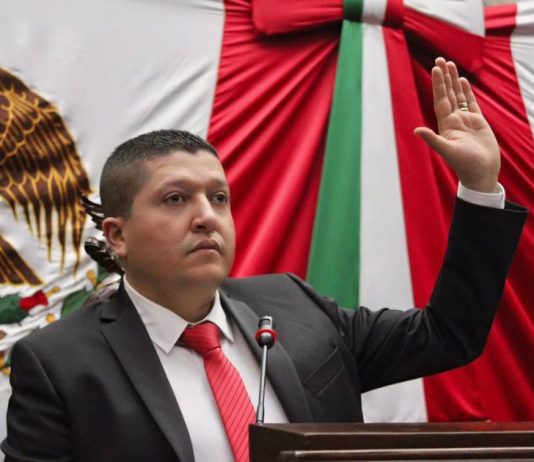 Se manifiesta Vicente Gómez Núñez a favor de personas egresadas de las Universidades para el Bienestar Benito Juárez