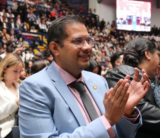 Más y mejor educación para las y los michoacanos: Conrado Paz Torres