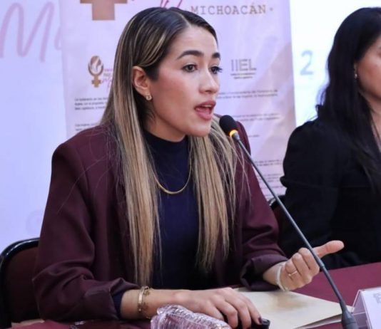 Capacita IIEL a quienes participarán en el Segundo Parlamento de Mujeres 2025