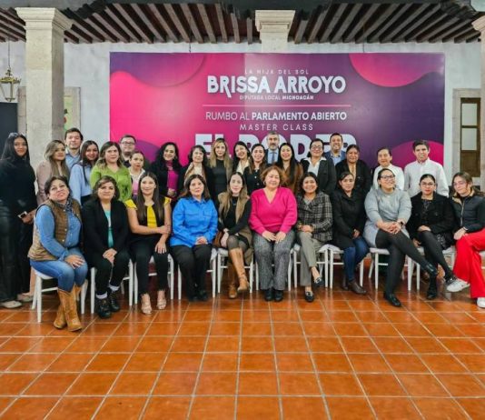 Rumbo al Parlamento Abierto, organiza Brissa Arroyo el taller El Poder de tu voz