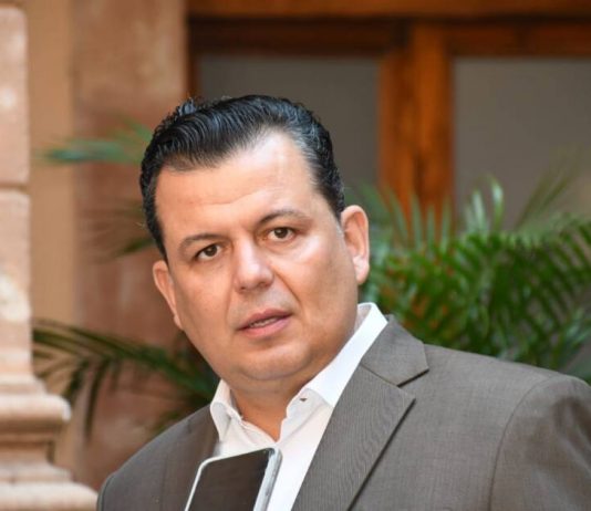 Pide Guillermo Valencia no abandonar a los Policías