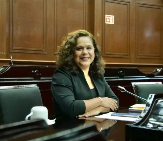 Melba Albavera presenta iniciativa que busca poner alto al acoso sexual en espacios Públicos