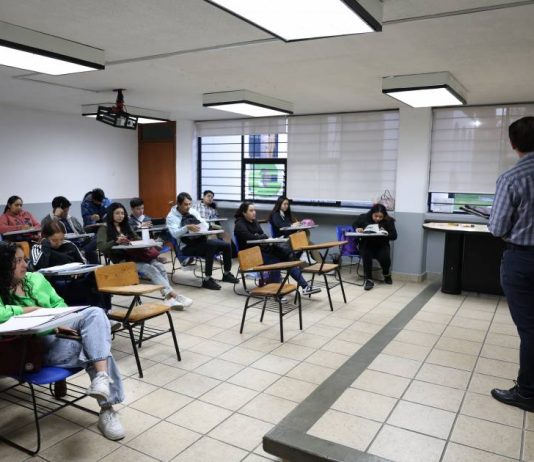 Miles de estudiantes realizan actividades académicas en la UMSNH sin contratiempos