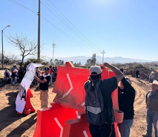 Ejidatarios clausuran obra del Segundo Anillo Periférico en protesta contra el gobierno de Bedolla