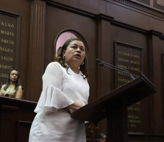 Presenta Belinda Iturbide iniciativa que regule la IA