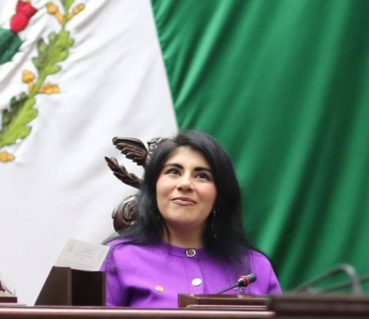 Reconoce Vanhe Caratachea la labor de mujeres destacadas en Michoacán