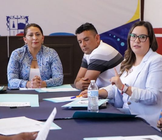 Refuerza Quiroga su compromiso con la comunidad migrante