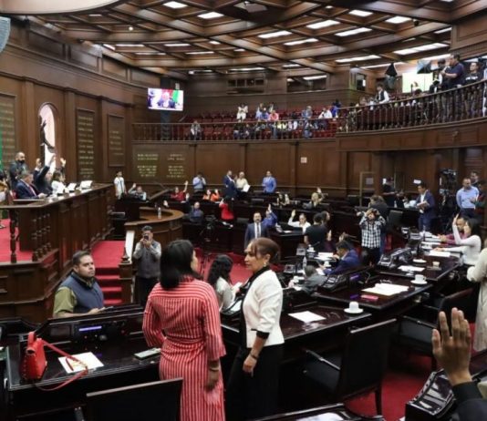 Avala Congreso diez Glosas del Tercer Informe de Gobierno