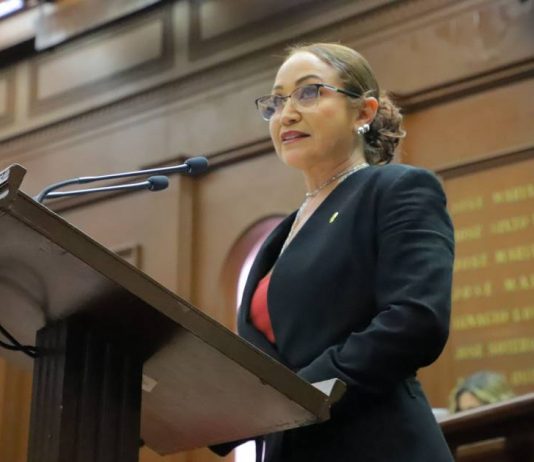 Diputada Itzé Camacho presenta iniciativa para la revocación de mandato en Michoacán