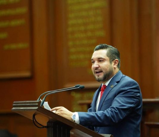 Helder Valencia plantea para Michoacán la no reelección consecutiva y combatir nepotismo