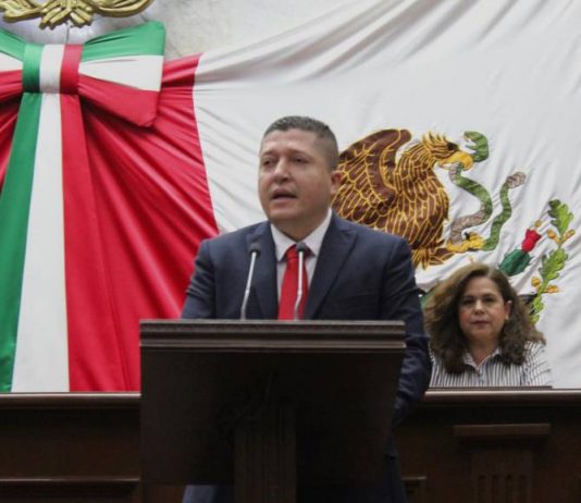 Presenta Vicente Gómez Núñez iniciativa de “Ley Silla” para trabajadores de instituciones públicas