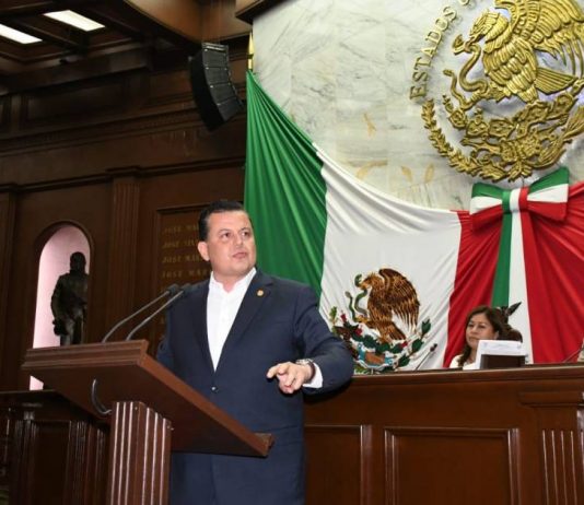 A Morena le importa más prohibir la tauromaquia que la violencia en Michoacán: Memo Valencia