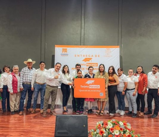 MC impulsa el futuro de las juventudes en Michoacán con entrega de Tarjetas Naranjas: Víctor Manríquez y Grecia Aguilar
