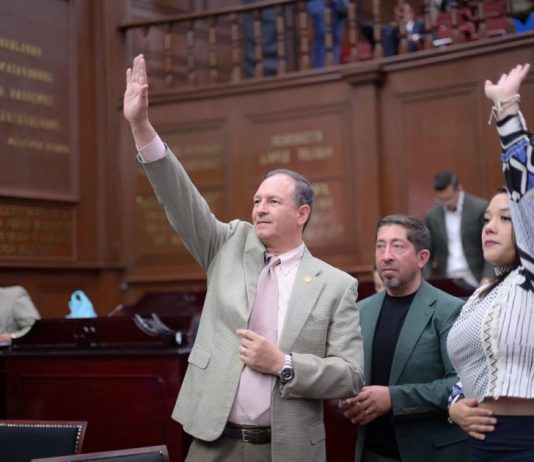 Prohíbe 76 Legislatura las corridas de toros y sanciona las peleas de animales de cualquier especie