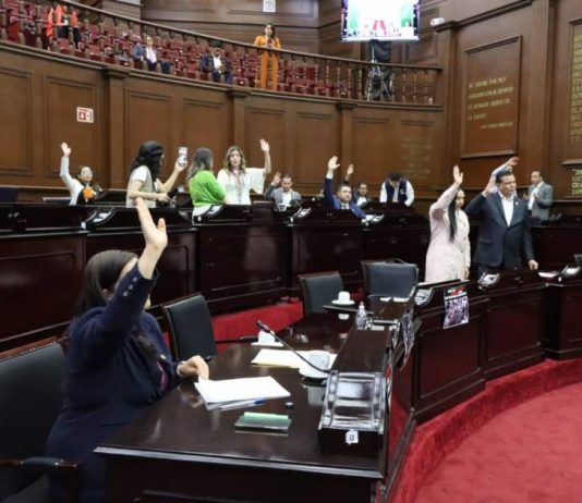 Exhorta Congreso a UMSNH a convenir con DIF para que sus adolescentes estudien de manera gratuita