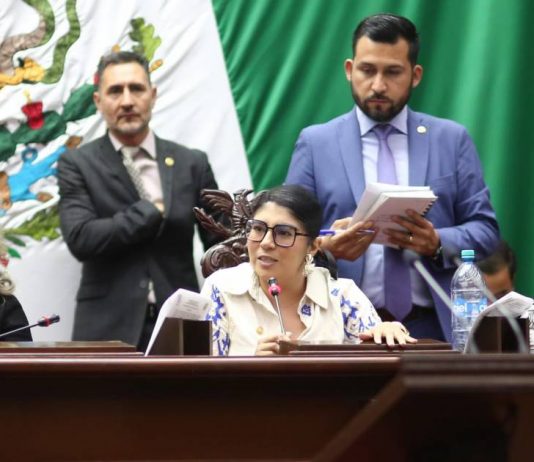 Incluir solo “gobernadora” es un acto simbólico, no de justicia de género, cuestiona VC