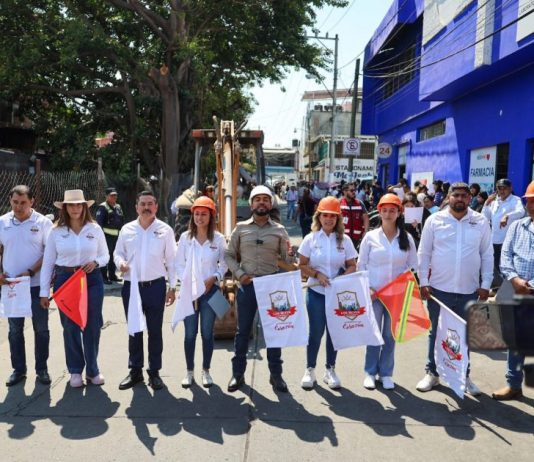Humberto Jiménez pone en marcha pavimentación en la calle José Trinidad Salgado en Los Reyes