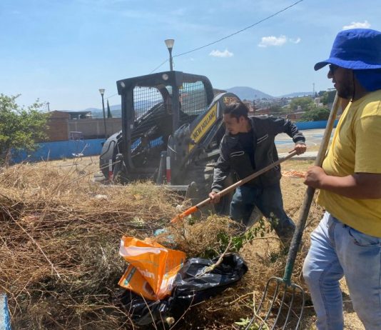Vecinas y vecinos se suman a la jornada de limpieza en nororiente de Morelia