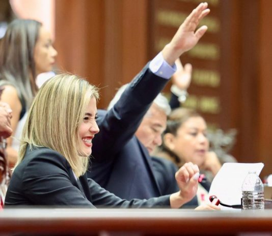 Diputada Brissa Arroyo formaliza su integración a la Jucopo