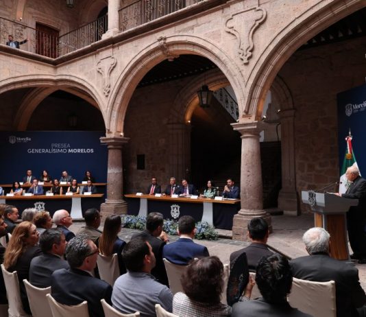 Recibe el Cardenal, Alberto Suárez Inda, la presea Generalísimo Morelos