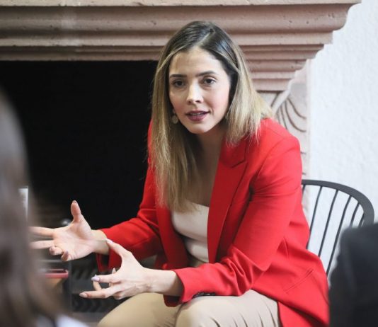 Abusiva la iniciativa estadounidense que pretende gravar remesas que envían nuestros paisanos: Brissa Arroyo