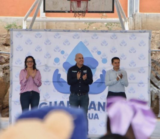 Adolfo Torres, toma protesta a la primera generación de ‘Guardianes del Agua’