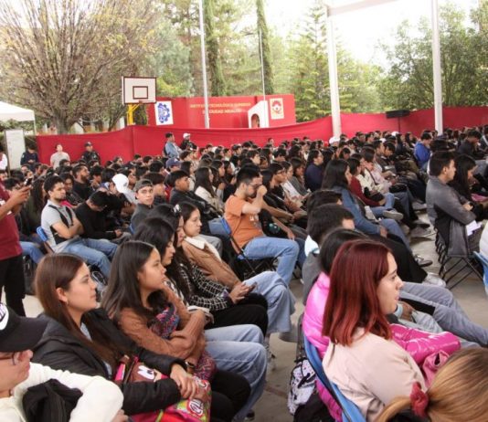 Belinda Hurtado asiste a la inauguración del 1er Congreso Internacional de Tecnologías Emergentes en el ITSCH