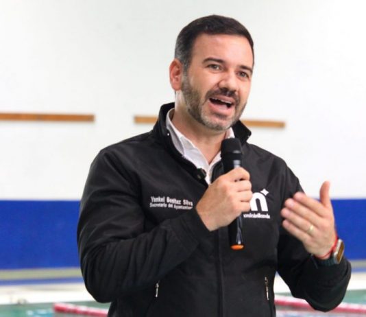 Abandera Yankel Benítez a la Selección de natación convencional y discapacidad del IMCUFIDE