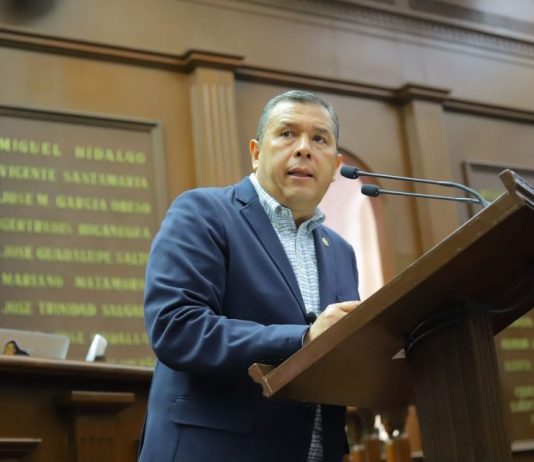 Barragán presenta iniciativa para garantizar seguros de vida dignos a policías de Michoacán