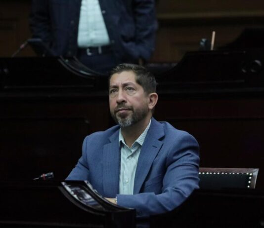 Para garantizar la salud infantil, propone Abraham Espinoza enfermerías obligatorias en escuelas de Michoacán