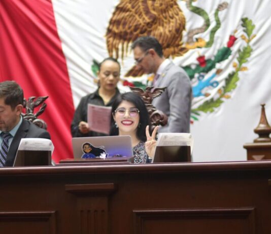 Propone Vanhe Caratachea reforma para extender pensión alimenticia hasta la obtención de título y cédula profesional