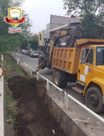 Ayuntamiento de Los Reyes refuerza limpieza de zanjas y colectores pluviales para prevenir inundaciones