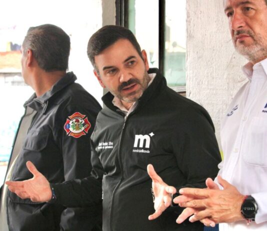 Entrega Yankel Benítez Mochilas de Emergencia a vecinos de Morelia