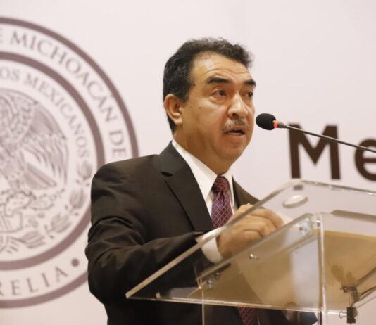 Entrega 76 Legislatura Medalla al Mérito Docente 2025 al doctor Rafael Lara Hernández