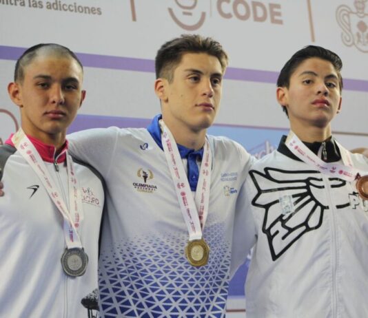 Nadador de 14 años gana plata en Olimpiada Nacional