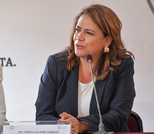 Reconoce Fabiola Alanís compromiso de personal del Congreso Estatal con la agenda de las mujeres